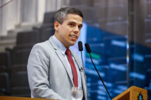 Justiça manda MDB e Alepe reconduzirem Jarbas Filho à liderança do partido na Casa e afastar deputado Waldemar Borges