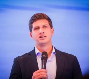 Giro Político: Críticas de João Campos ao Governo Lula deixam PT calado mas PSOL reage: “vacila, vacila”