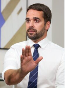 Giro Político: Polarização cansa os brasileiros e Eduardo Leite ganha realce