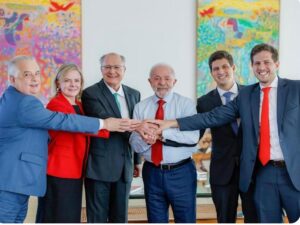 CNN diz que almoço de Lula com o PSB teve “ peixe, carne e eleições”