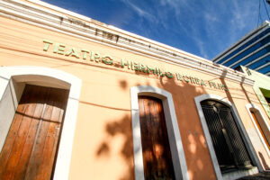Fachada do Teatro Hermilo Borba Filho