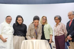 Governadora assina ordem de serviço para construção de anexo que irá ampliar a oferta de leitos no Procape