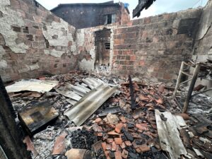 Incêndio após acidente com caminhão-tanque atingiu sete casas em Igarassu