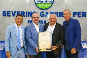 Senador Dueire recebe título de cidadão de Passira
