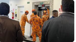 Presidente do Supremo fica preso em elevador em Fortaleza e é resgatado por Bombeiros