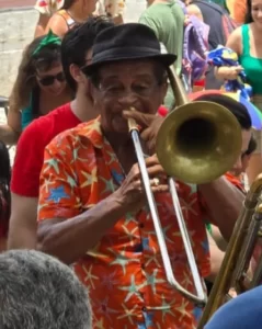 Morre Maestro Lessa, símbolo do carnaval pernambucano, aos 86 anos