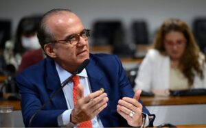 Senador Fernando Dueire propõe política nacional metano zero