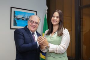 Em Brasília, Mirella garante seis milhões para obras em Olinda