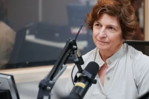 Jô Mazzarolo estreia como escritora com livro sobre duas décadas de inovação no jornalismo