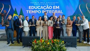 Em cerimônia no Planalto, Pernambuco recebe dois prêmios nacionais de educação