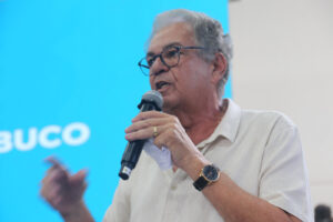 Em Carpina, Antônio Moraes participa do Ouvir para Mudar e sobe o tom contra a oposição a Raquel Lyra