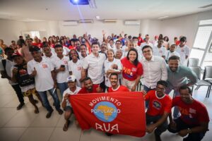 Programa Pão e Letra é lançado com bolsas de estudo para população em situação de rua