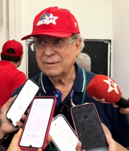 Dirceu diz que direita errou ao não defender o país e que Lula recuperou popularidade