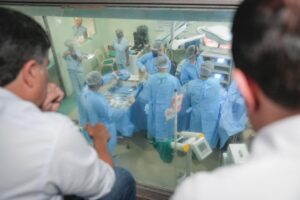 Oswaldo Cruz realiza primeira cirurgia PIPAC no estado e Eduardo da Fonte defende credenciamento do procedimento no SUS