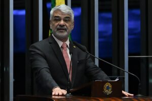Senador Humberto Costa defende permanência de Danilo Cabral na Sudene