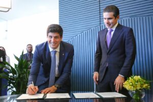 João Campos e Hugo Motta firmam parceria para Câmara dos Deputados usar a experiência digital da PCR