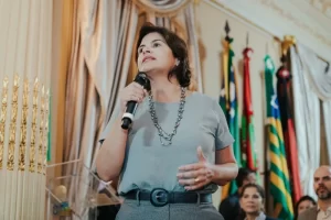 Até agora discreta na gestão Raquel Lyra, Priscila assume combate à oposição