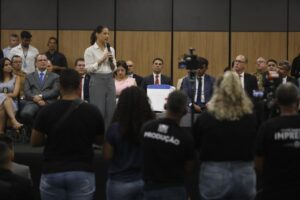 Raquel Lyra comanda a formatura de 230 novos policiais científicos