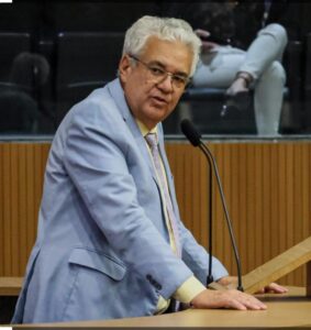 Antônio Moraes diz que ambiente de instabilidade compromete o funcionamento da Alepe