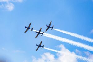 Esquadrilha da Fumaça promove espetáculo para celebrar 489 anos do Recife