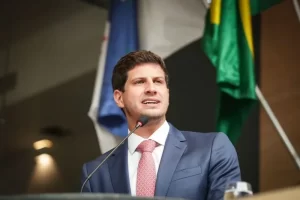 João Campos reforça laços com PT e MDB, elogia Alckmin e projeta Maria Arraes para disputa estadual