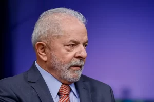 Aprovação de Lula recua e desaprovação cresce, mostra pesquisa Atlas/Bloomberg