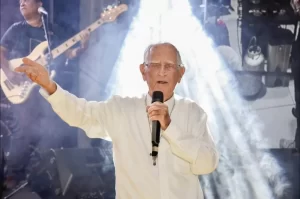 Despedida de Monsenhor Romeu terá missas ao longo do dia e cortejo em carro aberto